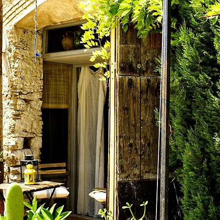 Can Tat, Loft In A Old Coach House Sant Jordi Desvalls Exteriér fotografie