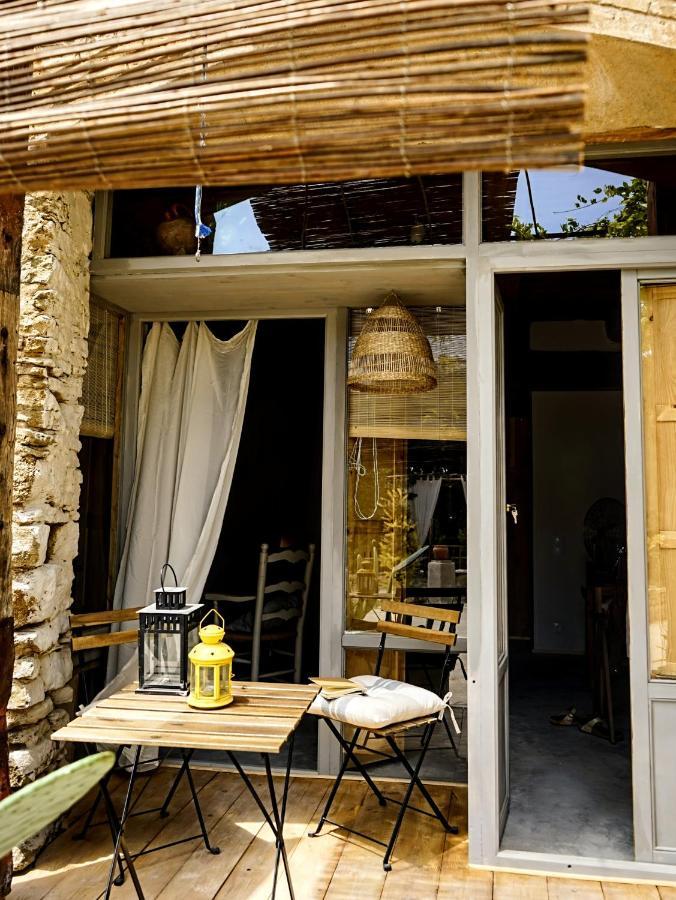 Can Tat, Loft In A Old Coach House Sant Jordi Desvalls Exteriér fotografie