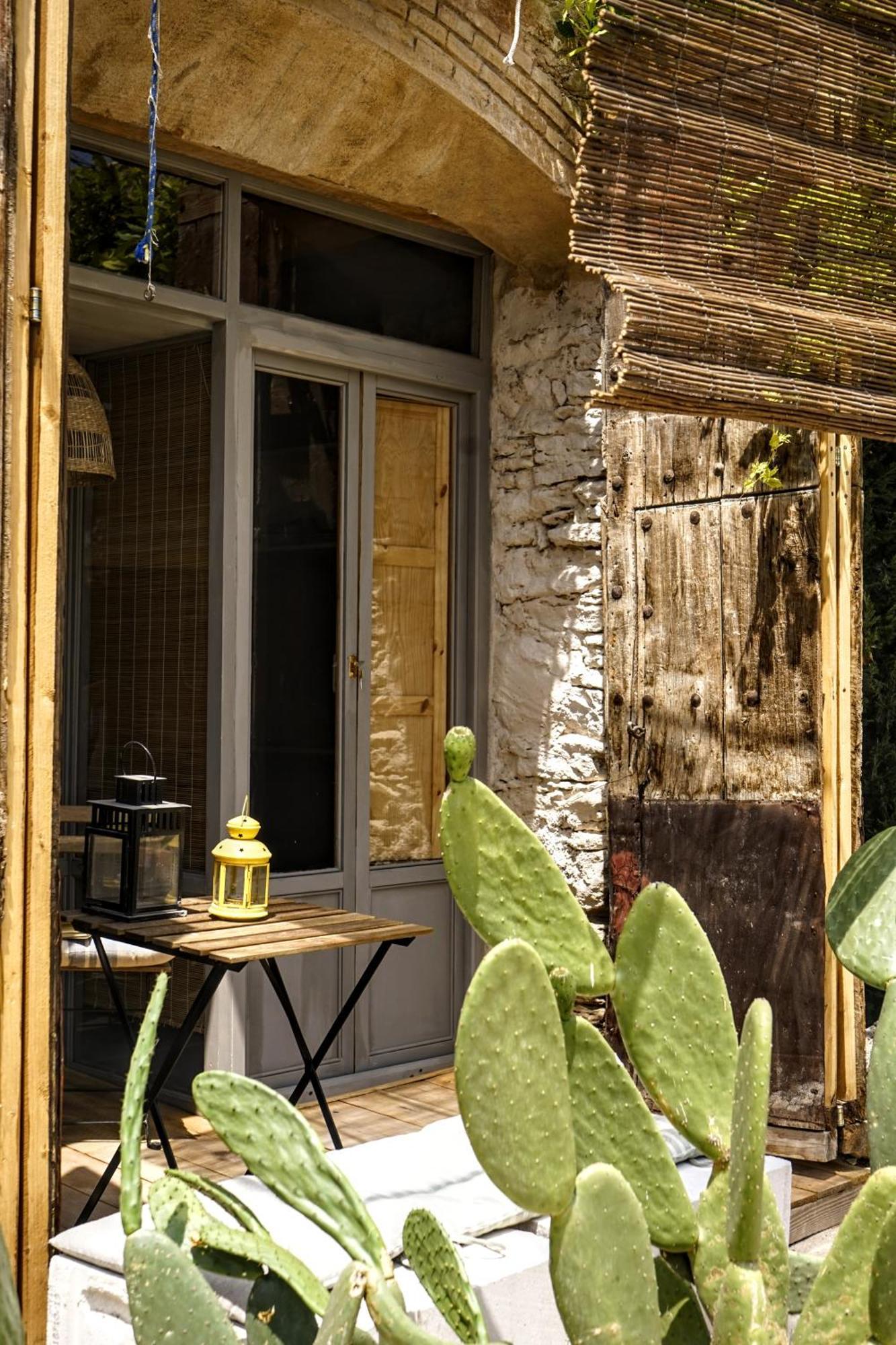 Can Tat, Loft In A Old Coach House Sant Jordi Desvalls Exteriér fotografie